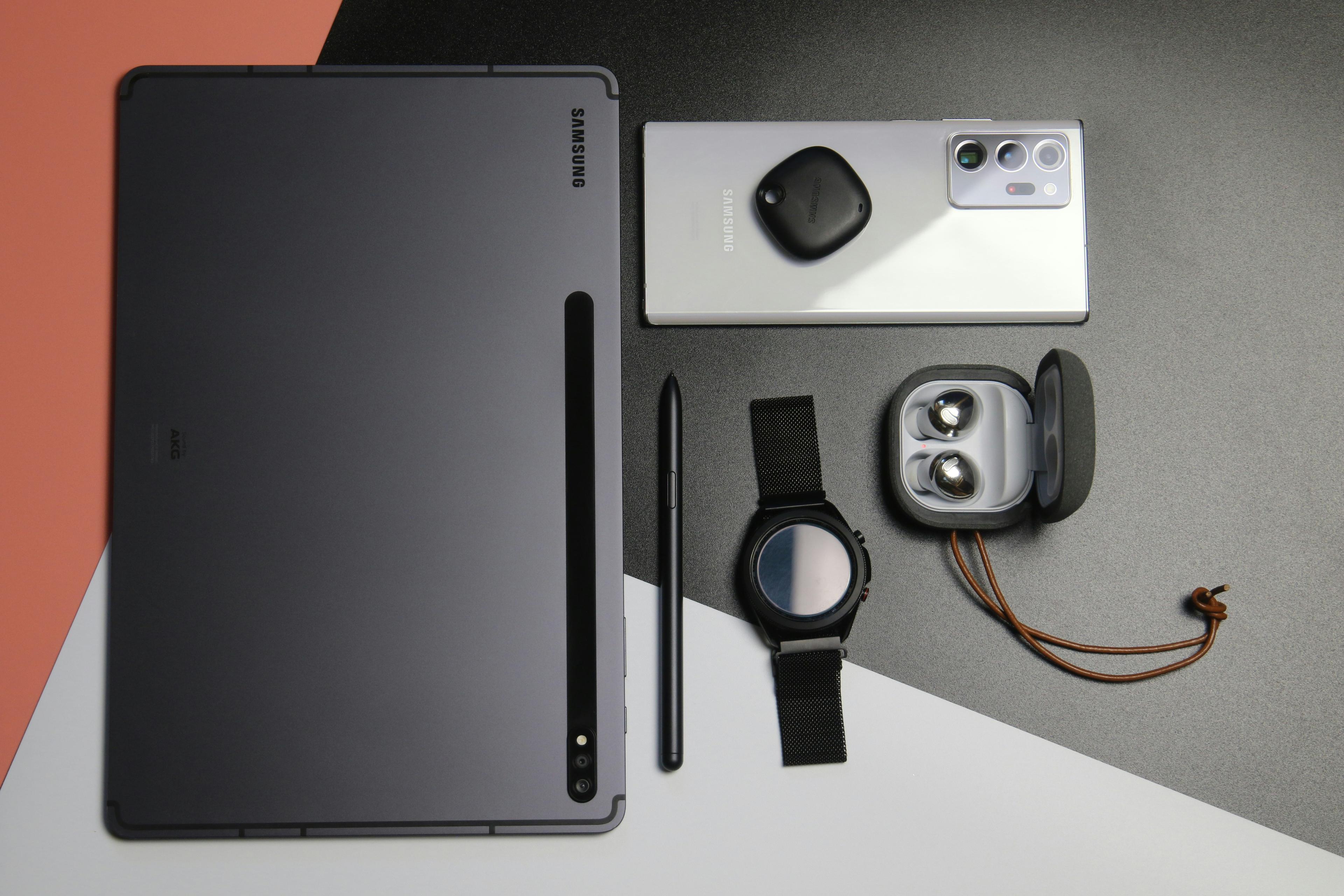 TECH ACCESSORIES